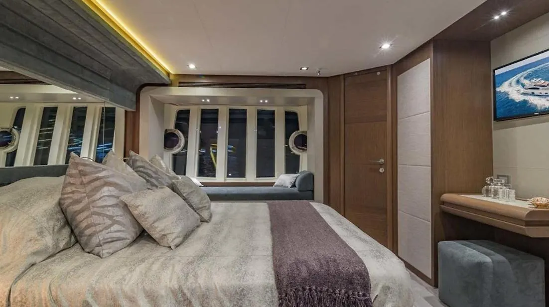 Hotel na wodzie Hotel Nova Yachting Stambuł